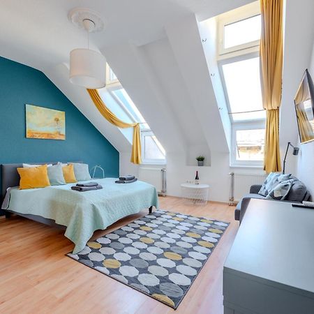 Cozy Flat In The Heart Of Buda Будапеща Екстериор снимка