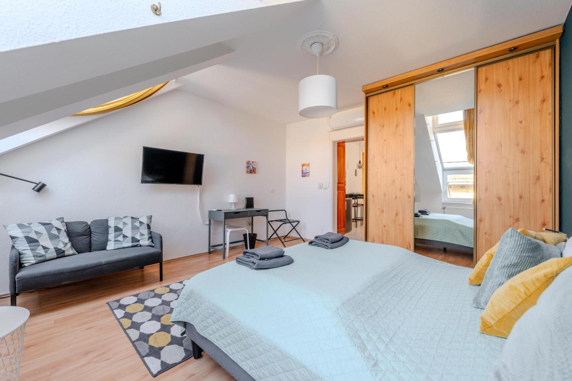 Cozy Flat In The Heart Of Buda Будапеща Екстериор снимка