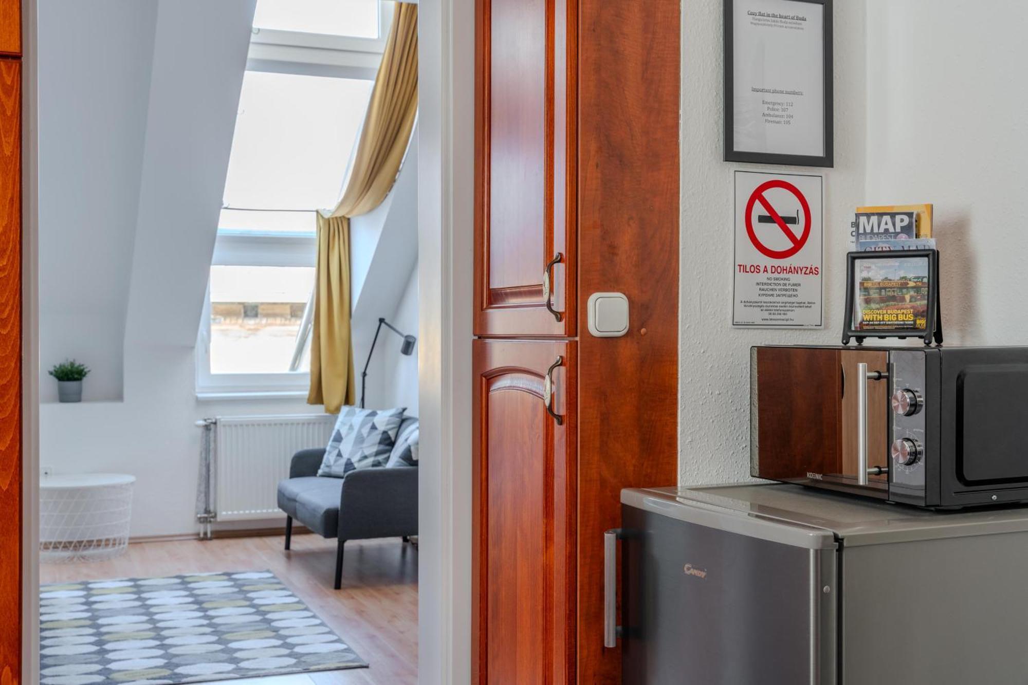Cozy Flat In The Heart Of Buda Будапеща Екстериор снимка
